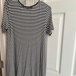 Buddy Basics jersey knit short sleeve dress